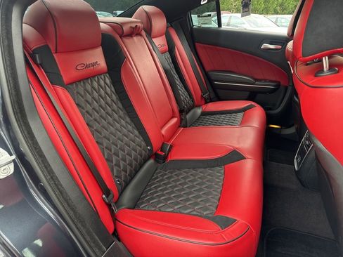 Used 2016 Dodge Charger SXT image 7