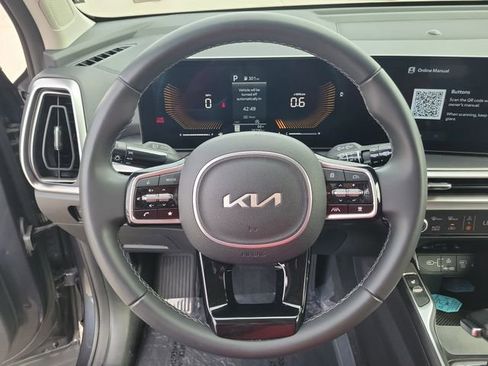 Used 2024 Kia Sorento S w/ Panoramic Sunroof Package image 26