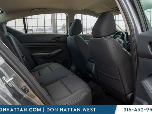 Used 2025 Nissan Altima 2.5 SV FWD image 24