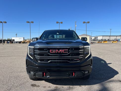 Used 2022 GMC Sierra 1500 AT4 w/ AT4 Premium Package AWD/4WD image 9