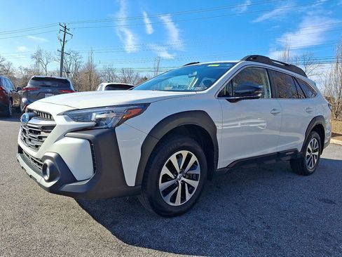 Certified 2023 Subaru Outback Premium image 4