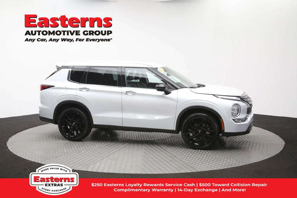 Used 2023 Mitsubishi Outlander SE AWD/4WD image 48
