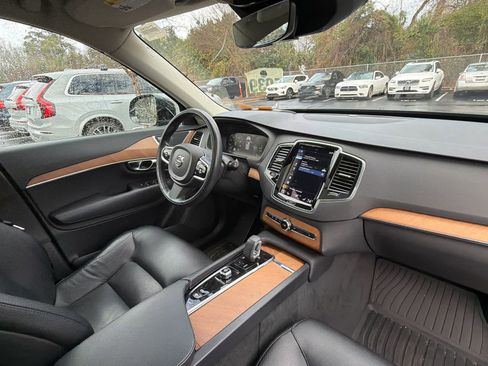 Certified 2022 Volvo XC90 T8 Inscription Expression w/ Advanced Package image 19