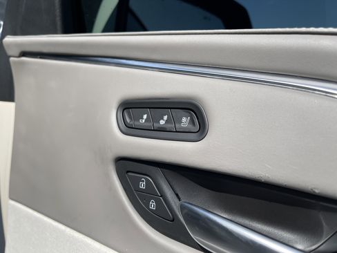 Used 2022 Cadillac Escalade Premium Luxury Platinum image 41