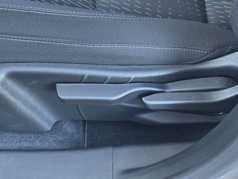 Used 2025 Chevrolet Equinox LT image 23