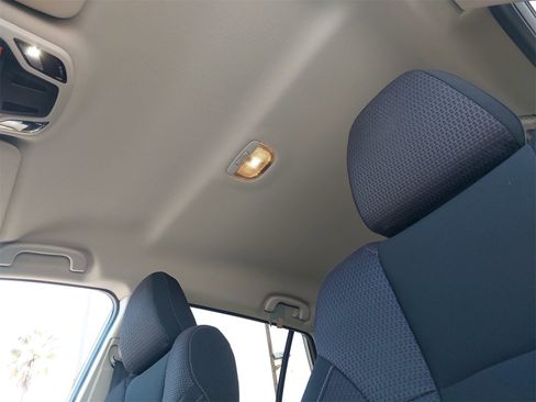 Used 2020 Subaru Outback Premium image 29