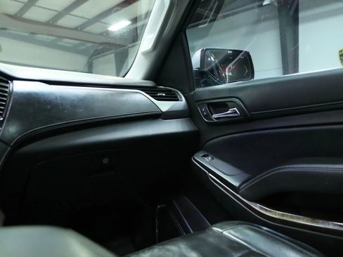 Used 2016 Chevrolet Suburban LT image 33