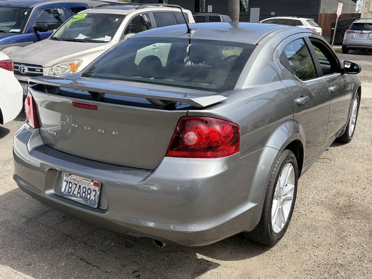 Used 2013 Dodge Avenger SE FWD image 6