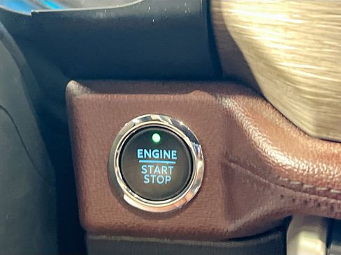 Used 2023 Ford Expedition Limited image 24