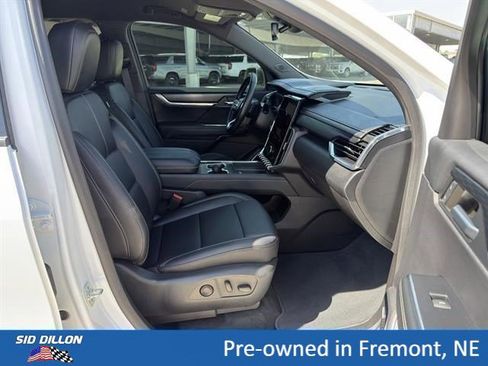 Certified 2024 GMC Acadia Elevation w/ Luxury Package AWD/4WD image 15