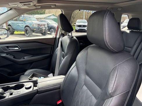 Used 2021 Nissan Rogue Platinum image 10