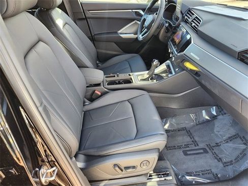 New 2025 Audi Q3 2.0T Premium image 13