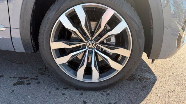 Used 2022 Volkswagen Atlas Cross Sport SEL Premium R-Line AWD/4WD image 12