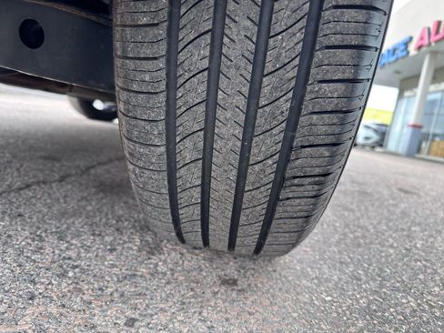 Used 2024 Nissan Rogue SV image 43