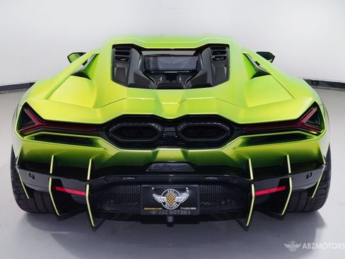 Used 2024 Lamborghini Revuelto AWD/4WD image 8