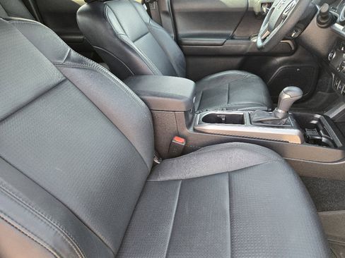 Used 2022 Toyota Tacoma Limited w/ Nightshade Package image 19