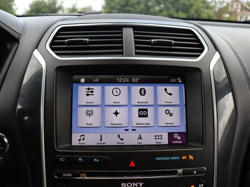 Used 2018 Ford Explorer Platinum AWD/4WD image 33