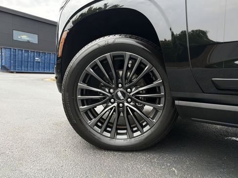 Used 2026 Cadillac Escalade Platinum Sport w/ LPO, Floor Liner Package AWD/4WD image 18