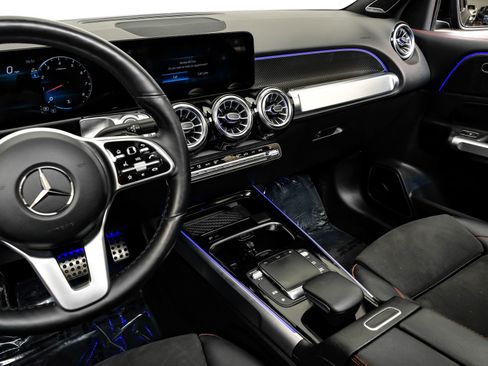 Used 2023 Mercedes-Benz GLB 250 4MATIC image 26
