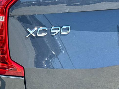 Certified 2025 Volvo XC90 T8 Plus w/ Protection Package Premier AWD/4WD image 32