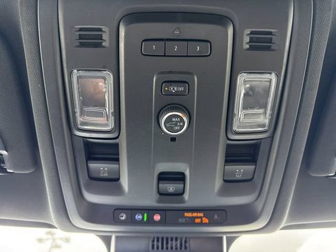 Used 2023 Chevrolet Suburban LT RWD image 32
