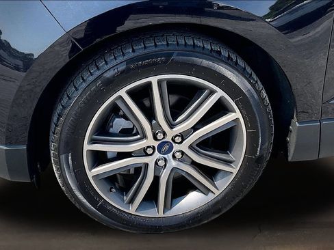 Used 2022 Ford Edge Titanium w/ Equipment Group 301A AWD/4WD image 35