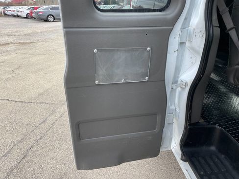 Used 2017 Chevrolet Express 3500 LT w/ LT Preferred Equipment Group image 21