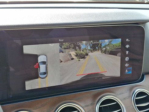 Used 2023 Mercedes-Benz E 350 4MATIC Sedan image 21