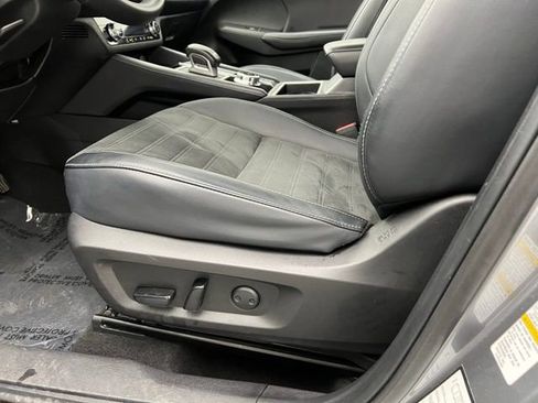 Used 2024 Mitsubishi Outlander SE image 23