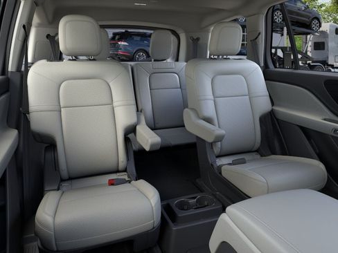 New 2026 Lincoln Aviator AWD image 11