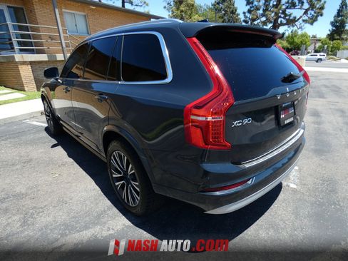 Used 2022 Volvo XC90 T5 Momentum w/ Climate Package AWD/4WD image 12