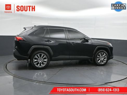 Used 2020 Toyota RAV4 XLE Premium image 3