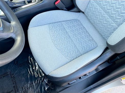 Used 2023 Chevrolet Equinox LT image 18