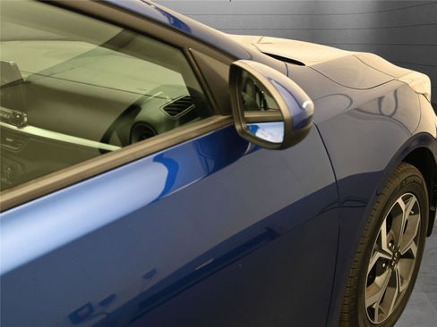 Used 2021 Kia Forte LXS image 11