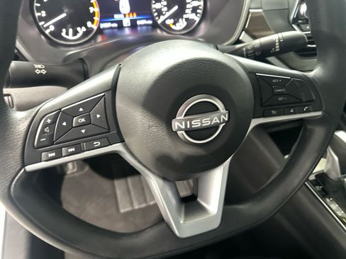 Used 2025 Nissan Altima 2.5 SV FWD image 20