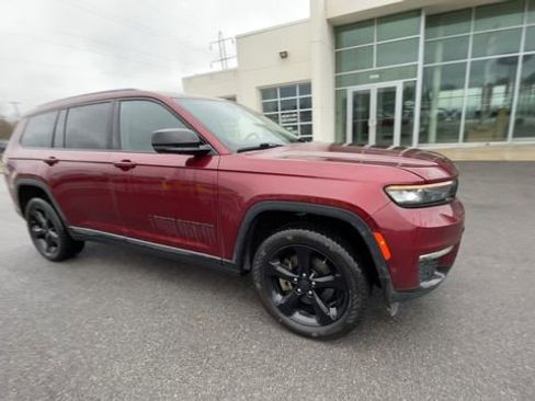 Used 2023 Jeep Grand Cherokee L Limited w/ Luxury Tech Group II image 2