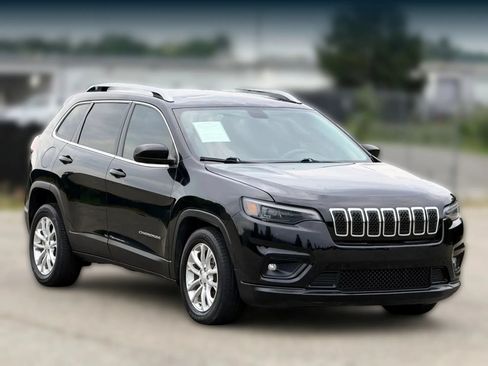 Used 2019 Jeep Cherokee Latitude w/ Popular Appearance Group FWD image 1