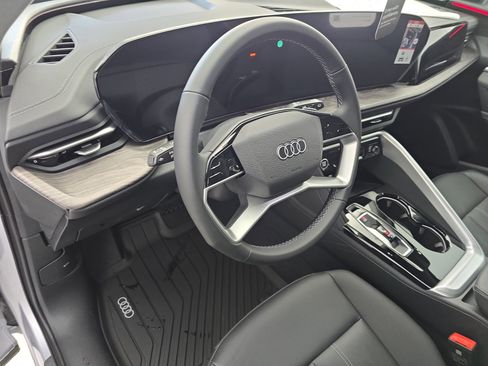 New 2025 Audi Q5 Premium image 16