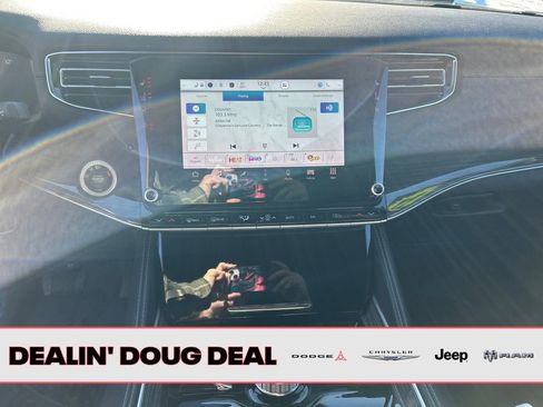 Used 2022 Jeep Wagoneer Series II w/ Premium Group I image 19