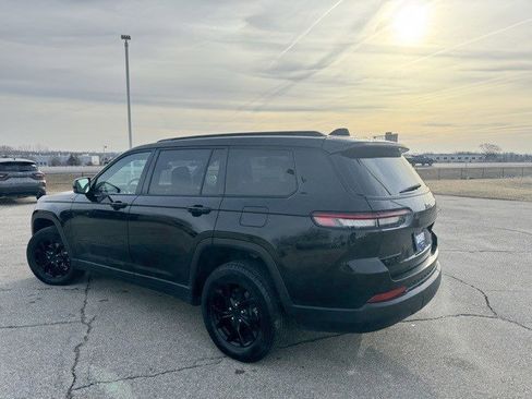 Used 2024 Jeep Grand Cherokee L Laredo image 6