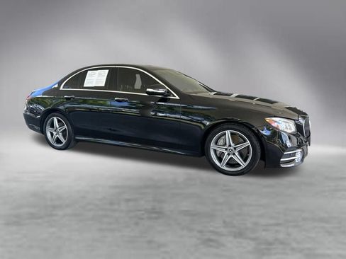 Used 2019 Mercedes-Benz E 300 image 2