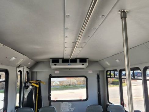 Used 2016 Ford E-350 and Econoline 350 Super Duty image 12