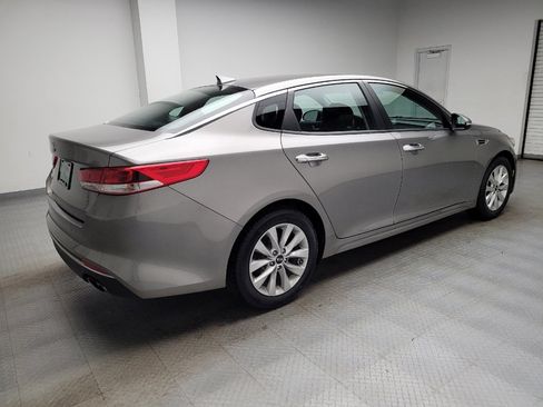 Used 2018 Kia Optima LX w/ 17" Alloy Wheels Package FWD image 10