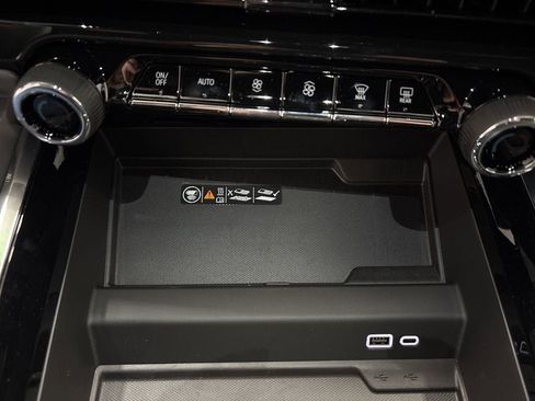 New 2026 Chevrolet Suburban LT w/ Comfort Package image 19