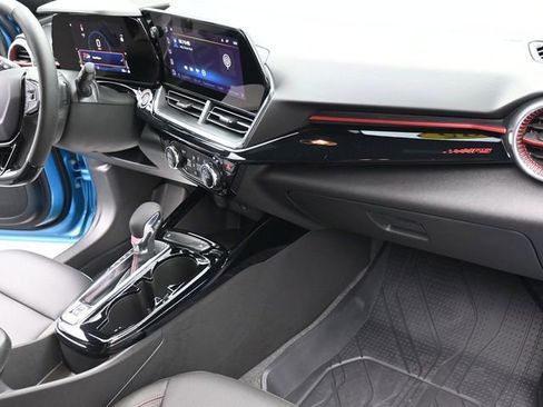 Used 2025 Chevrolet Trax RS w/ Driver Confidence Package image 29