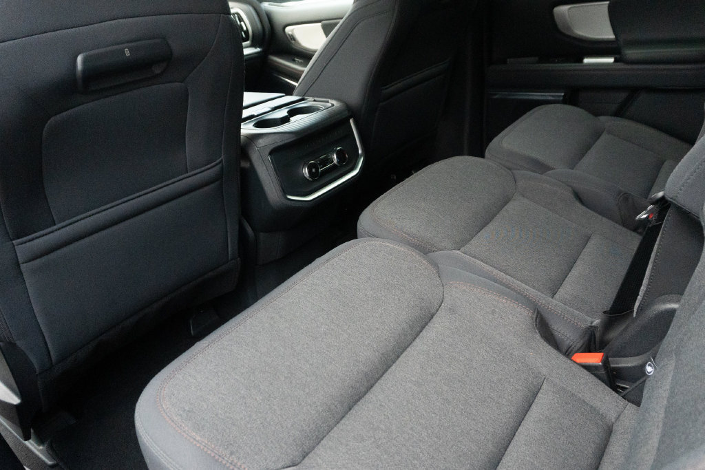 Used 2025 Ford Expedition Active RWD image 22