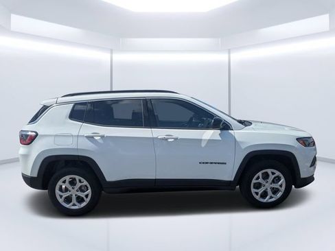Certified 2024 Jeep Compass Latitude AWD/4WD image 2