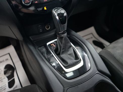 Used 2018 Nissan Rogue Sport SV image 34