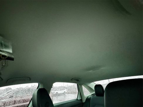 Used 2025 Volkswagen Jetta SE FWD image 23