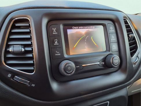 Used 2018 Jeep Compass Latitude w/ Cold Weather Group image 24